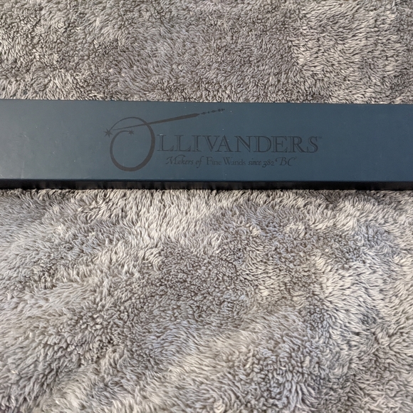Wizarding World of Harry Potter Ollivanders Wand - Official Universal.